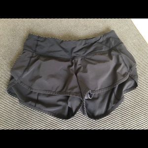 Lulu Run Times Shorts - size 4
